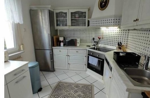 Ginsheim Apartment | Spacious 3-bedroom apartment in peaceful Ginsheim-Gustavsburg with AC