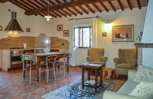 Asciano Apartment | Stone house apartment with pool in Tuscan hills