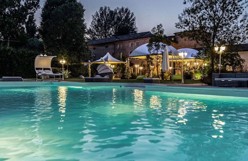 Mirandola Villa | Stunning private villa with A/C, hot tub, WIFI, private pool, TV, patio and pets allowed