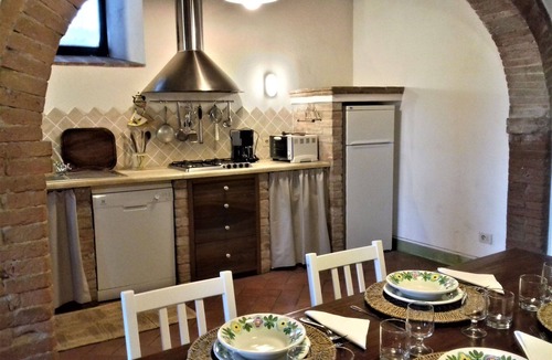 San Giovanni d'Asso House | Stunning private villa with WIFI, A/C, private pool, TV, patio, panoramic view, close to Montalcino