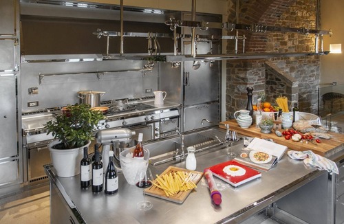 Radda in Chianti Villa | Stunning private villa for 12 guests with A/C, WIFI, private pool, close to Greve In Chianti