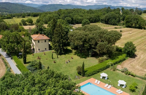 Porrena Villa | Stunning private villa with WIFI, private pool, TV, patio, pets allowed and panoramic view