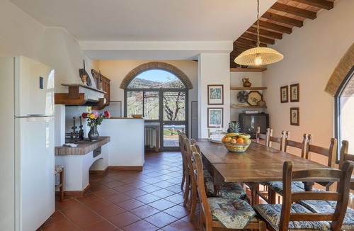 Scandicci House | Stunning villa for 16 people with private pool, WIFI, TV, patio, pets allowed and panoramic view