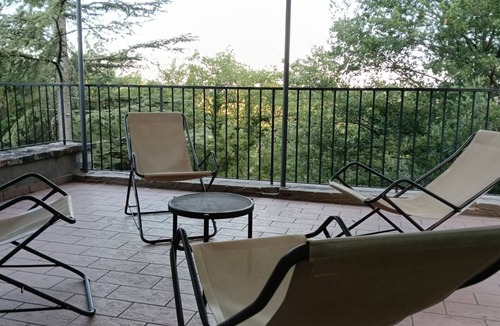 Valfabbrica Villa | Stunning villa for 7 people with WIFI, pool, TV and terrace, close to Assisi