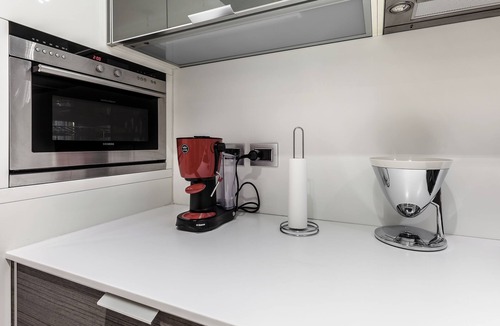 Porta Venezia Apartment | Stylish Suite in Fashion District - Corso Venezia