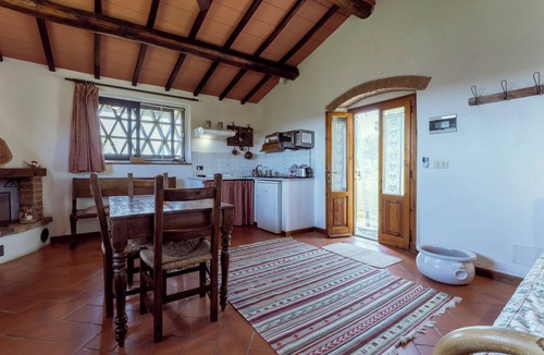Greve in Chianti Apartment | The Barn apartment in farmhouse with swimming pool surrounded by greenery