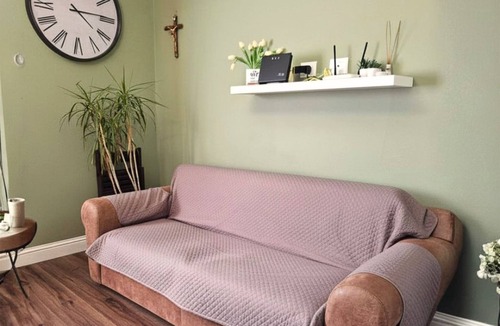 Figline e Incisa Valdarno Apartment | Tuscany Family Getaway Near Florence | Parking + AC | Sleeps 8