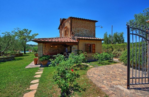 Montepulciano Villa | Tuscan oasis overlooking Montepulciano, Villa with pool and exclusive garden