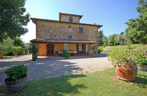 San Casciano in Val di Pesa Villa | Villa Carmignani, your home in Tuscany: exlusive use of villa, grounds and pool.