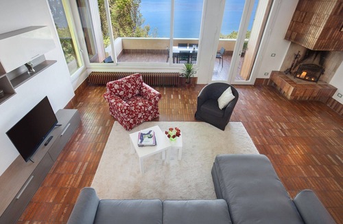 Garda House | Villa Brancolino: Elegant Lakeview Villa with Terrace and Barbecue