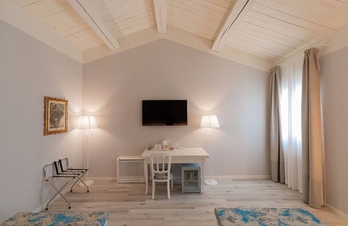 Mirandola Villa | Villa in San Giacomo Roncole with 12 bedrooms sleeps 30