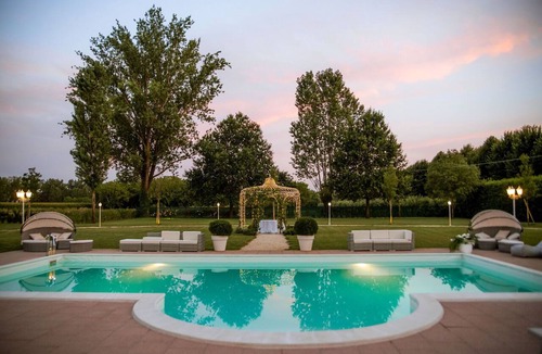 Mirandola Villa | Villa in San Giacomo Roncole with 12 bedrooms sleeps 30