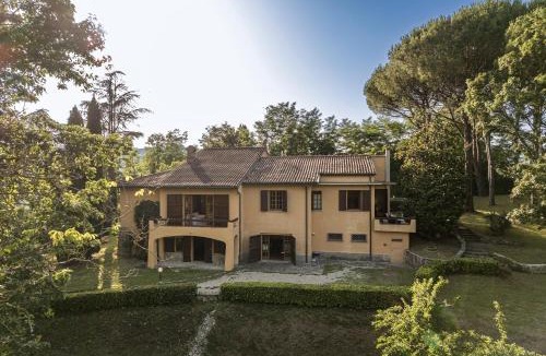 Barberino di Mugello Villa | Villa la Bruscola by MMega