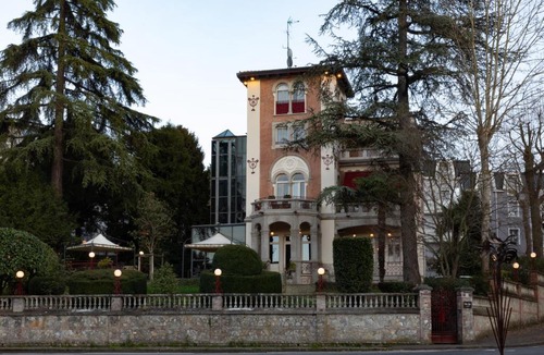 Salsomaggiore Terme Hotel | VILLA UGO b & b