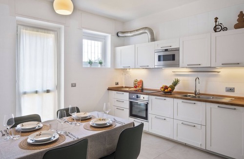 Baranzate Apartment | Vivi Milano - Two Bedrooms & Terrace Near Fair
