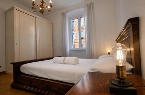 San Fruttuoso Apartment | Xenia - 4 rooms apt in Via Giovanni Torti 3