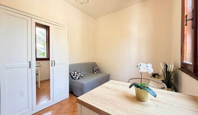 A practical and welcoming 24-square-meter studio apartment, perfect for two people, located on the first floor of a building without an elevator.The property is situated just a short distance from the Modena Policlinico and is well-connected to the city in Modena