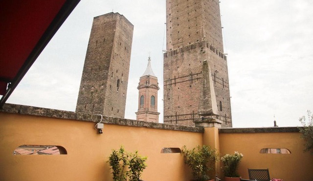 Albergo Garisenda con terrazza panoramica sulle Due Torri