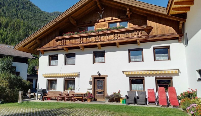 Alpenglühen by Interhome in Längenfeld