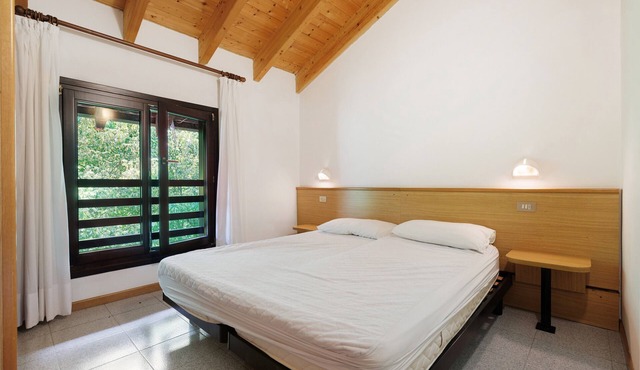 Apartment 'Casa Serena&Giacomo 10' with Mountain View, Shared Garden and Wi-Fi in Bezzecca