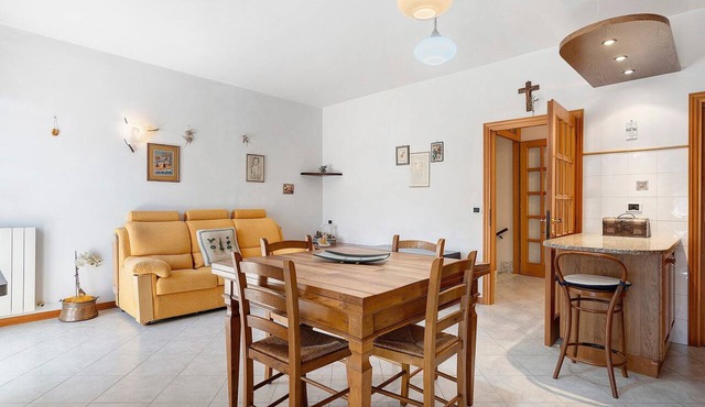 Apartment 'Girasole' with Private Terrace, Private Garden and Wi-Fi
