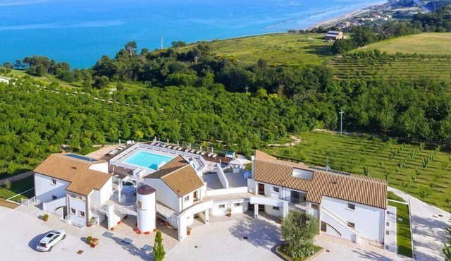 Apartment in Pedaso with Sea View & Pool in Pedaso