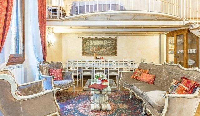 Appartamento Convivio: An elegant and welcoming apartment located in the historic center of Florence, at a short distance from Palazzo Pitti and from Ponte Vecchio (old bridge), with Free WI-FI. in Firenze