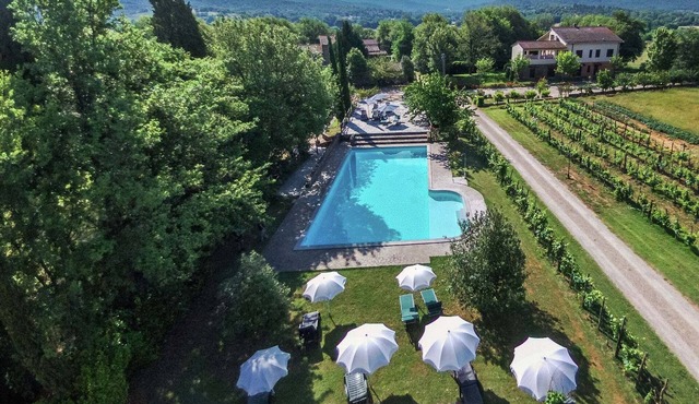 Authentic farmhouse with pool in Bucine