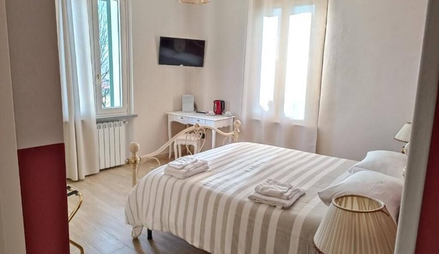 B&B VILLA PREZIOSA LAGO MAGGIORE in Lesa