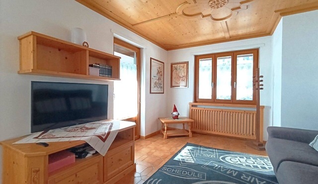 Beautiful apartment for 6 people with WIFI, TV and balcony in Predazzo