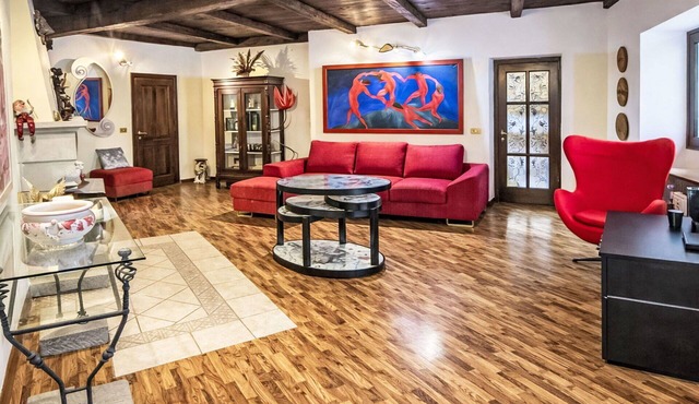 Beautiful private villa for 5 people with WIFI, TV, patio, pets allowed and panoramic view