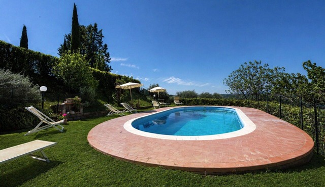 Beautiful private villa for 10 people with WIFI, private pool, A/C and TV in San Miniato