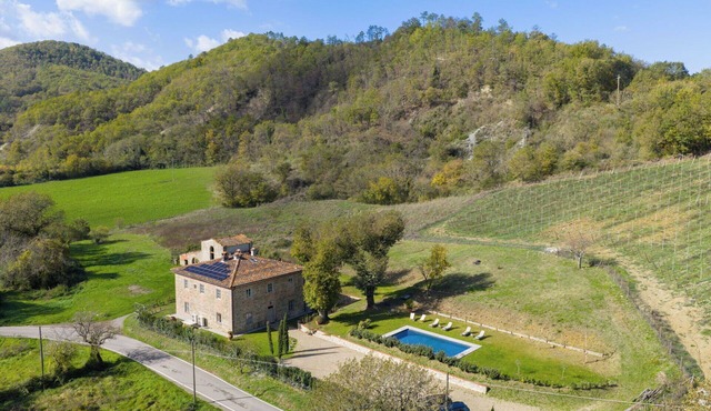Beautiful private villa for 10 people with private pool, A/C, WIFI and TV in Olmi