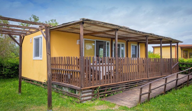 Bungalow 'Sole2' with Shared Pool, Private Terrace and Air Conditioning in Bibbona