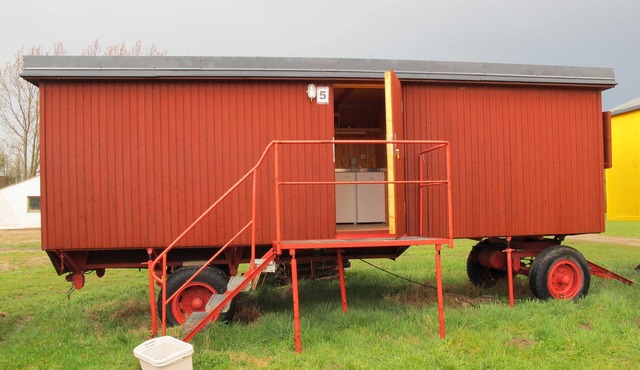 Caravan 5 rooms left - Caravan in the Wangelin garden with summer kitchen - in Buchberg