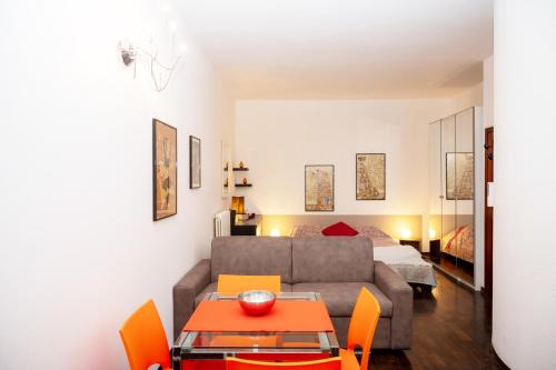 Casa di Flo - Medieval City Centre with WiFi & AC
