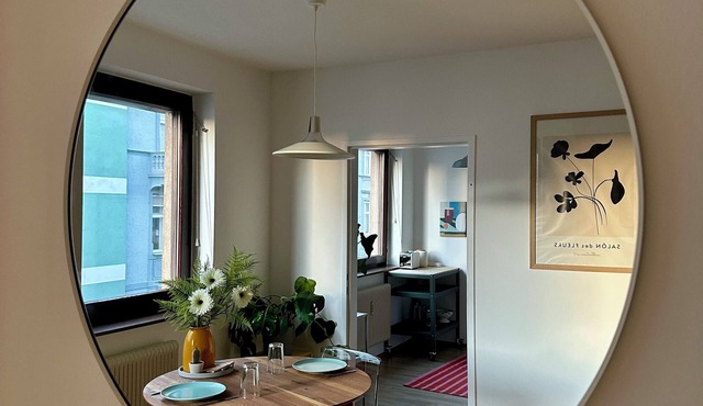 Central apartment with parking space, right next to the park and in the old town. in Graz