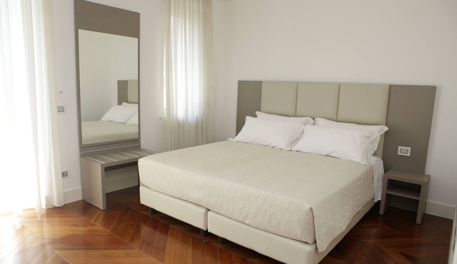 Champagne Rooms in Sirmione