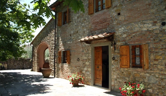 Charming Country Villa near Florence. Authentic Tuscan Getaway