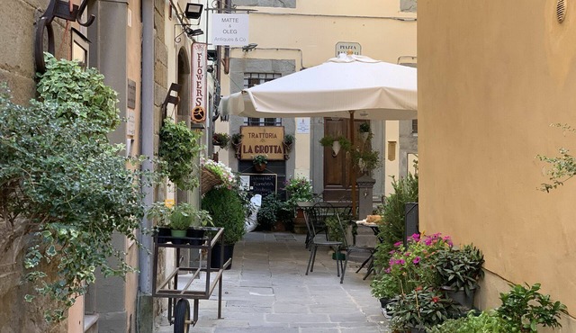 City/Village Apartment in Cortona with 1 bedrooms sleeps 2 in Cortona
