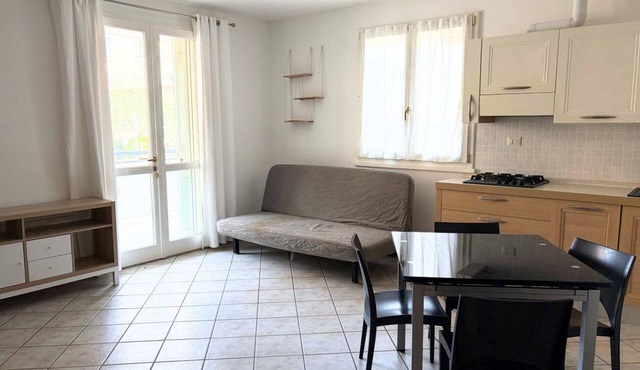 CN051 - Cesenatico, spacious one-bedroom apartment 300 meters from the sea