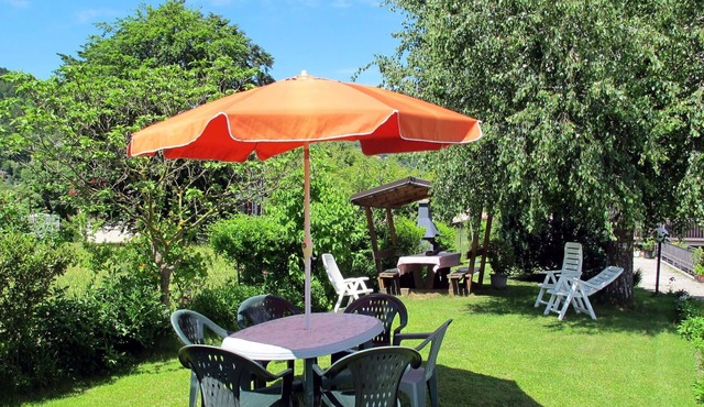 Cosy apartment for 5 people with WIFI, TV, patio, pets allowed, panoramic view and parking in Località Produttiva I (nord)