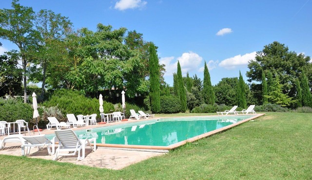 Cosy apartment for 4 people with pool, WIFI, TV, pets allowed and panoramic view in Centeno