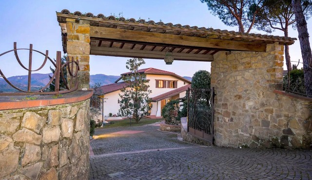Cozy apartment nestled in the Chianti hills 10 km from Florence
