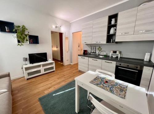 CUTE FLAT - BEST PRICE - Wi Fi - AC - TV in Florence