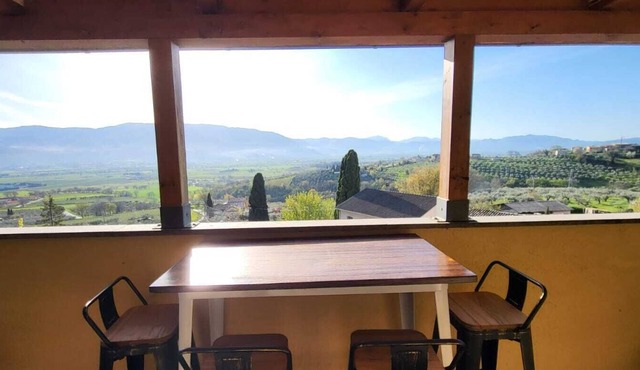 Dimora del Falco - Panoramic villa in Umbria with suites & regional breakfast in Camiano Grande
