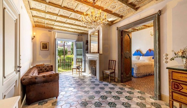 Donna Lucrezia with indoor pool and spa