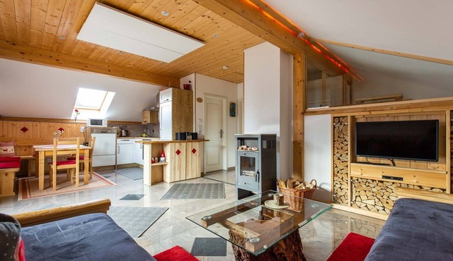 Dream location at 1600m Apartment Rubin on the upper floor of Chalet Magda-Lena in Heiligenblut