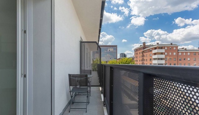 GuestHost - Modern apartment located on the second floor of a building, equipped with a lift (to access it you have to climb 6 steps)45 sqm apartment, with bedroom and bathroom. The whole house is equipped with an internet connection.Essential services s