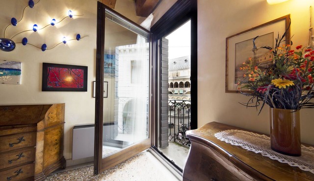 Heart of Padua, Elegant apartment on Piazza delle Erbe & Palazzo della Ragione in Padova